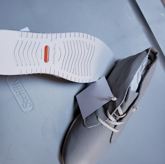 NWOT!  Faux Leather Ladies Chukka - Picture 3 of 3